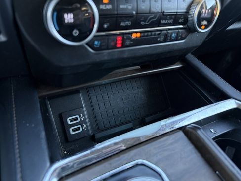 Used 2019 Ford Expedition Max Platinum image 19