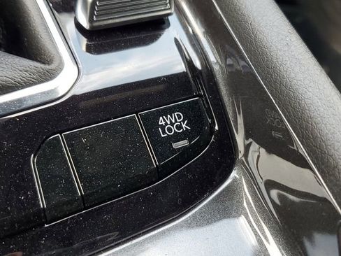 New 2025 Jeep Compass Sport image 33