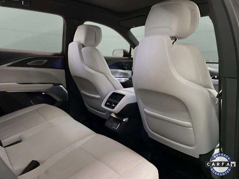 Used 2023 Cadillac Lyriq 2WD image 21