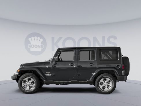 Used 2017 Jeep Wrangler Unlimited Sahara w/ Connectivity Group image 4