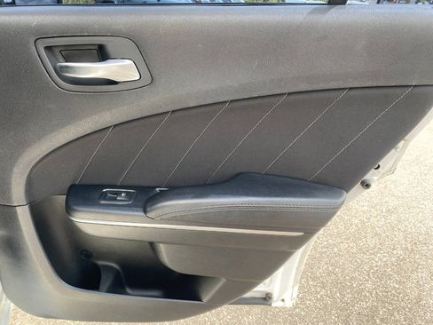 Used 2016 Dodge Charger SXT RWD image 28