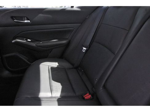Used 2024 Nissan Altima 2.5 SL FWD image 13