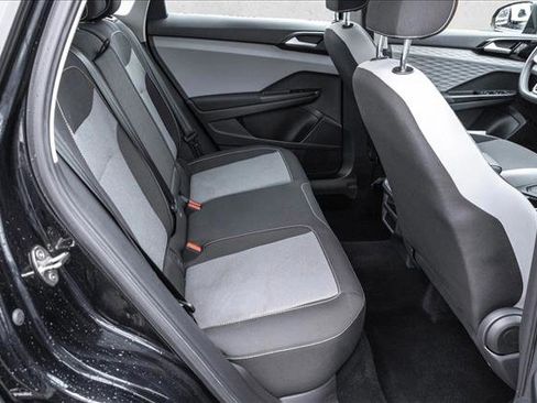 Used 2022 Volkswagen Taos S image 22