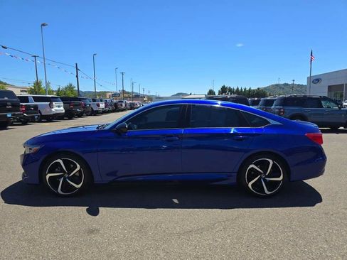 Used 2022 Honda Accord Sport image 2