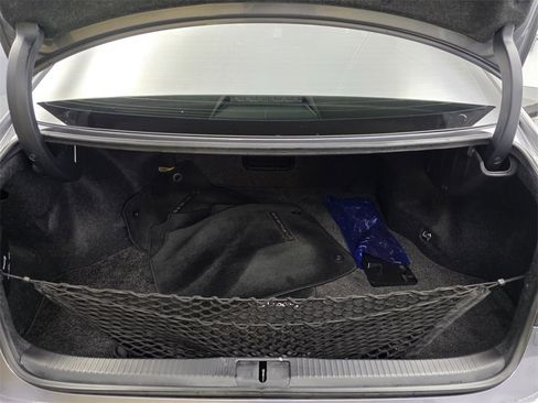 Used 2018 Lexus ES 350 w/ Luxury Package w/Wood Trim image 16