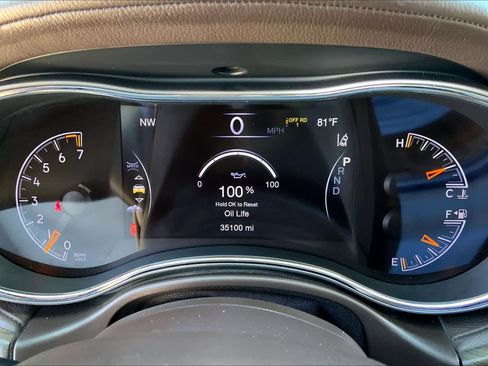 Used 2019 Jeep Grand Cherokee Overland AWD/4WD image 23