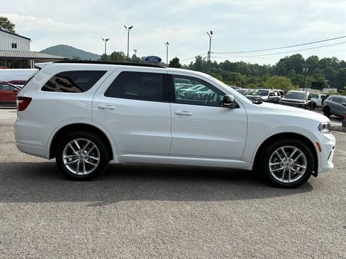Used 2024 Dodge Durango GT AWD/4WD image 3
