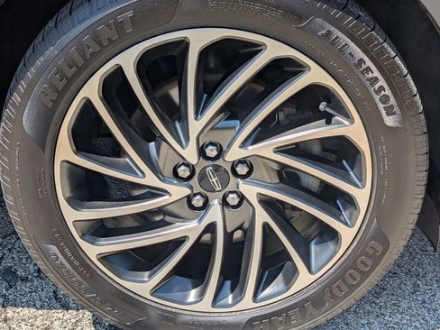 Used 2019 Lincoln Nautilus Reserve AWD/4WD image 14