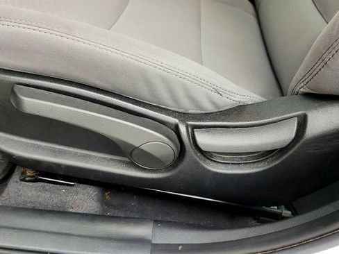 Used 2016 Hyundai Elantra SE w/ Option Group 02 FWD image 11