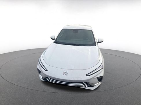 Used 2025 Buick Envista Preferred image 3