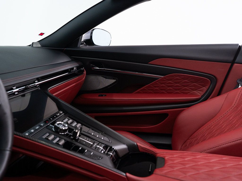 Used 2025 Aston Martin DB12 Convertible RWD image 33