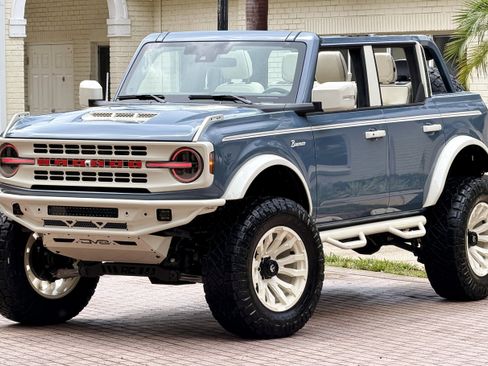 Used 2025 Ford Bronco Outer Banks AWD/4WD image 26