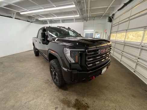 Used 2025 GMC Sierra 3500 AT4 w/ AT4 Premium Plus Package image 8