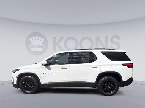 Used 2023 Chevrolet Traverse LT w/ Midnight/Sport Edition AWD/4WD image 2