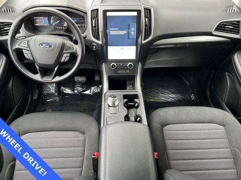 Certified 2022 Ford Edge SE w/ Black Appearance Package image 14