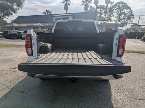 New 2026 GMC Sierra 1500 SLE image 14