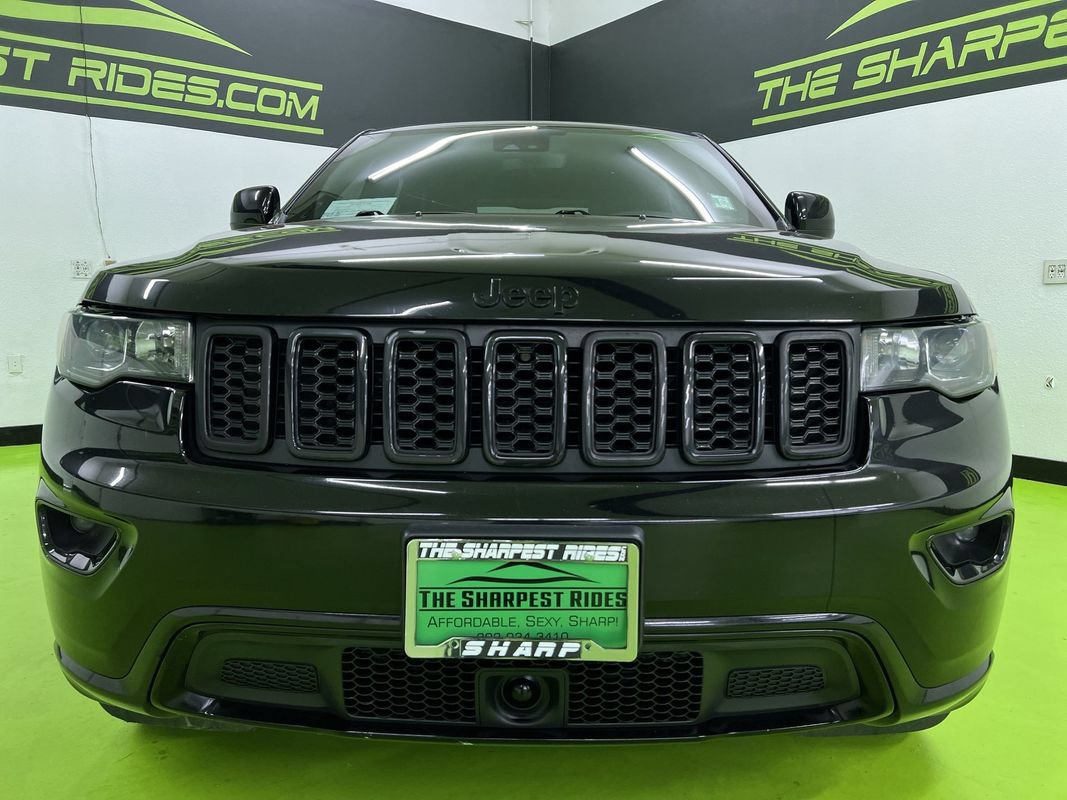 Used 2021 Jeep Grand Cherokee Laredo X AWD/4WD image 3