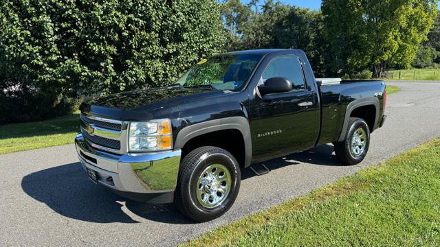 Used 2013 Chevrolet Silverado 1500 W/T w/ LS Package AWD/4WD image 2
