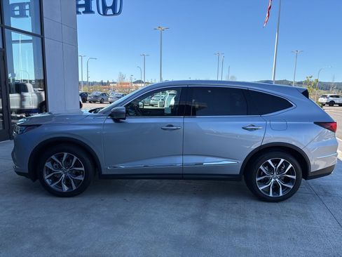 Used 2023 Acura MDX FWD w/ Technology Package image 8