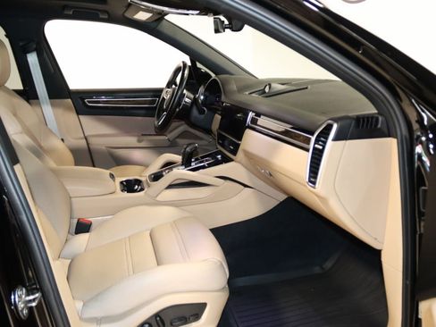 Used 2022 Porsche Cayenne Platinum Edition AWD/4WD image 59