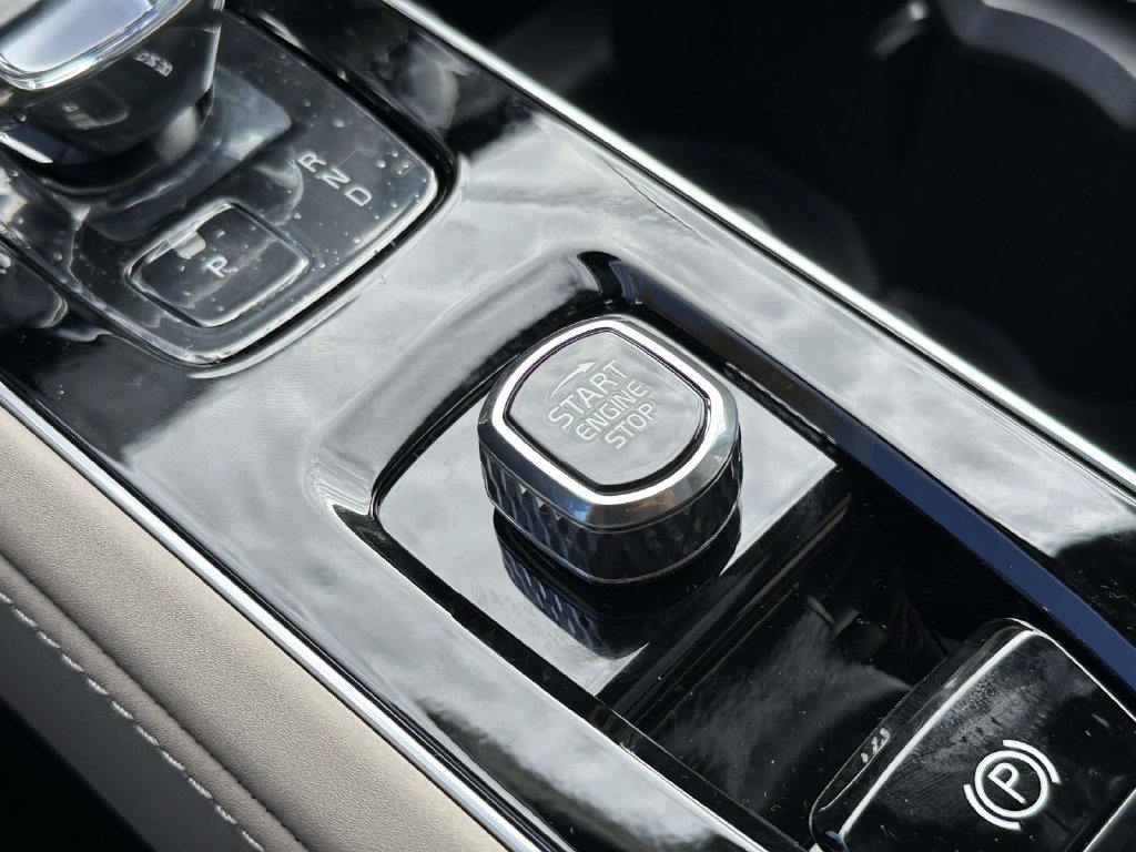 New 2026 Volvo XC90 T8 Plus w/ Protection Package Premier AWD/4WD image 7