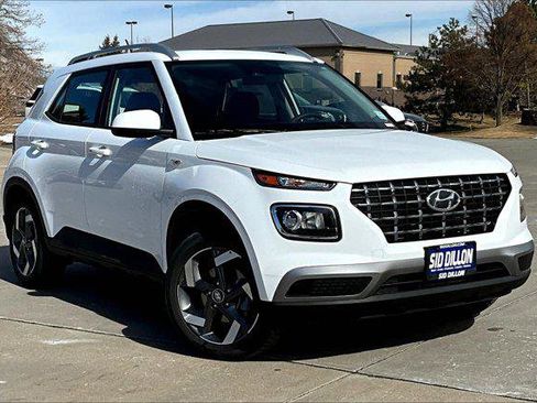 New 2025 Hyundai Venue SEL image 2