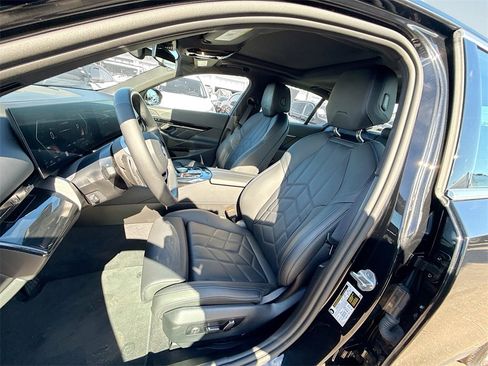 Used 2024 BMW 530i image 23