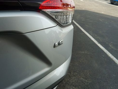 Used 2021 Toyota Corolla LE FWD image 8