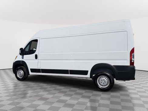 Used 2025 RAM ProMaster 2500 w/ Convenience Group image 5