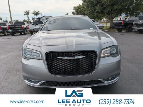 Used 2017 Chrysler 300 S RWD image 8