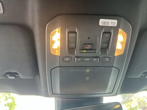 Used 2025 Toyota Highlander XSE AWD/4WD image 29