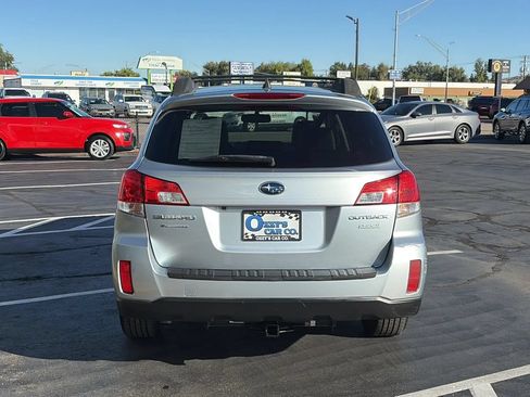 Used 2013 Subaru Outback 2.5i Limited w/ Moonroof Pkg AWD/4WD image 4