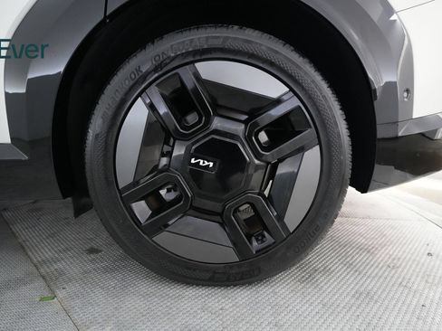 Used 2024 Kia EV9 GT-Line AWD/4WD image 9
