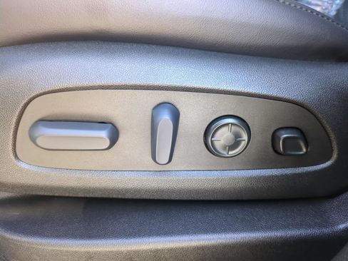 Used 2023 Buick Enclave Avenir w/ Avenir Technology Package FWD image 17