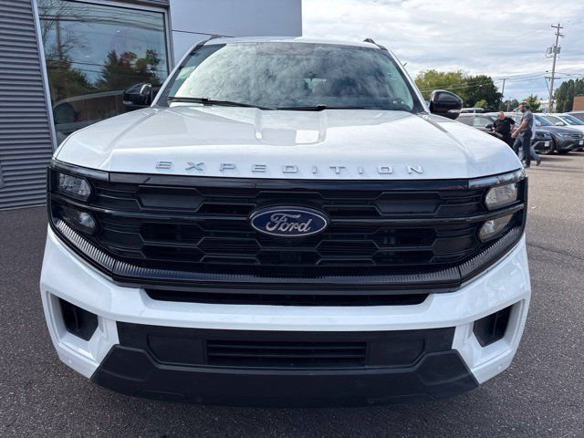 Used 2025 Ford Expedition Active AWD/4WD image 3