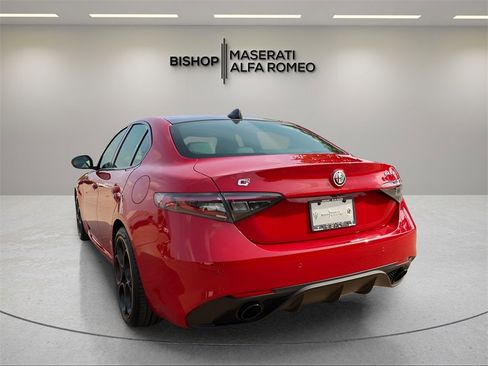 New 2025 Alfa Romeo Giulia Intensa w/ Driving Assist Package image 5