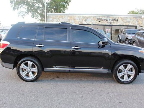 Used 2012 Toyota Highlander Limited w/ Tow Pkg AWD/4WD image 8