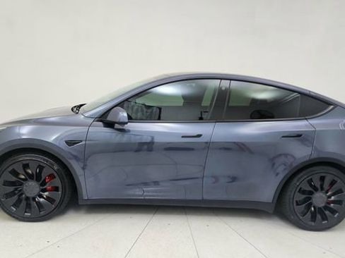 Used 2022 Tesla Model Y Performance image 10