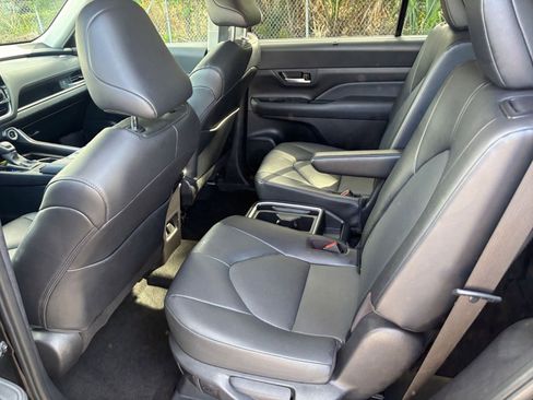 Used 2025 Toyota Grand Highlander FWD image 28