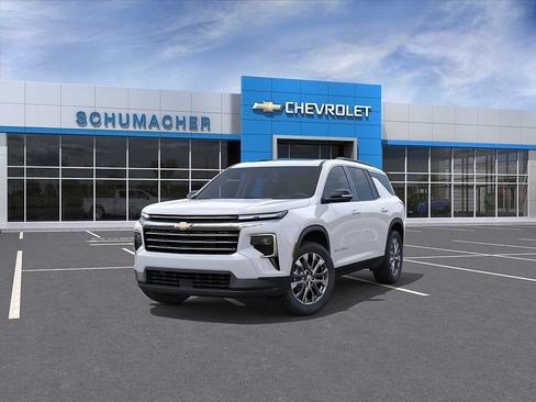 New 2026 Chevrolet Traverse LT w/ Sun and Wheel Package AWD/4WD image 8