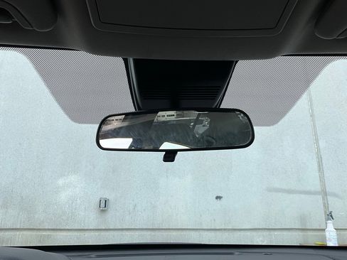 Used 2025 Nissan Altima 2.5 SV image 18