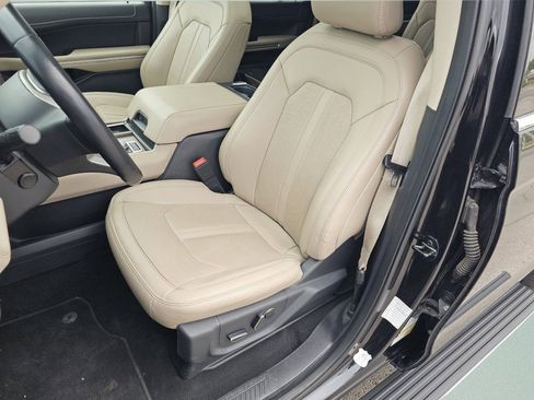 Used 2024 Ford Expedition Max Limited AWD/4WD image 6
