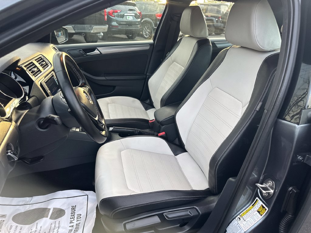 Used 2016 Volkswagen Jetta Sport FWD image 15