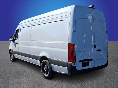 Used 2025 Mercedes-Benz Sprinter 2500 image 6