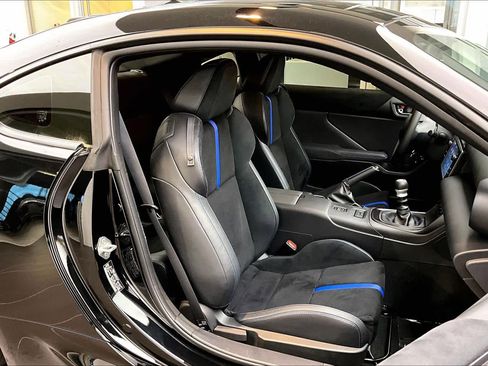 Used 2025 Subaru BRZ tS image 9