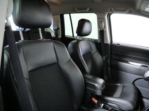 Used 2015 Jeep Compass Latitude AWD/4WD image 10