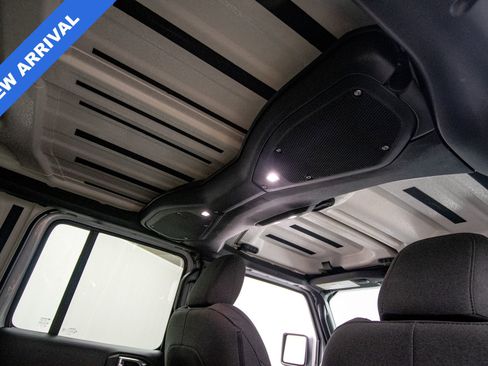 Used 2024 Jeep Wrangler Unlimited Rubicon image 24