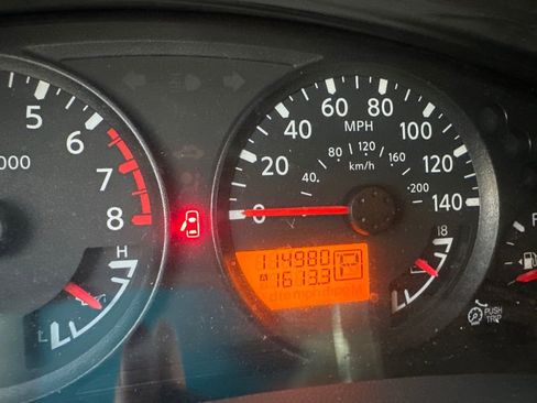 Used 2015 Nissan Frontier SV image 3