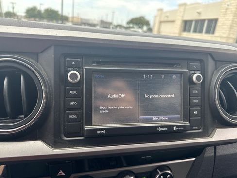 Used 2018 Toyota Tacoma SR5 RWD image 13