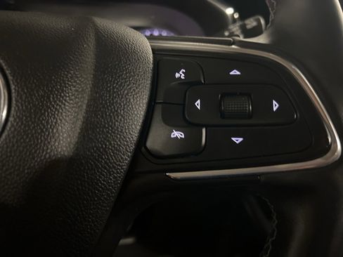 Certified 2022 Buick Envision Essence w/ Safety Package image 16